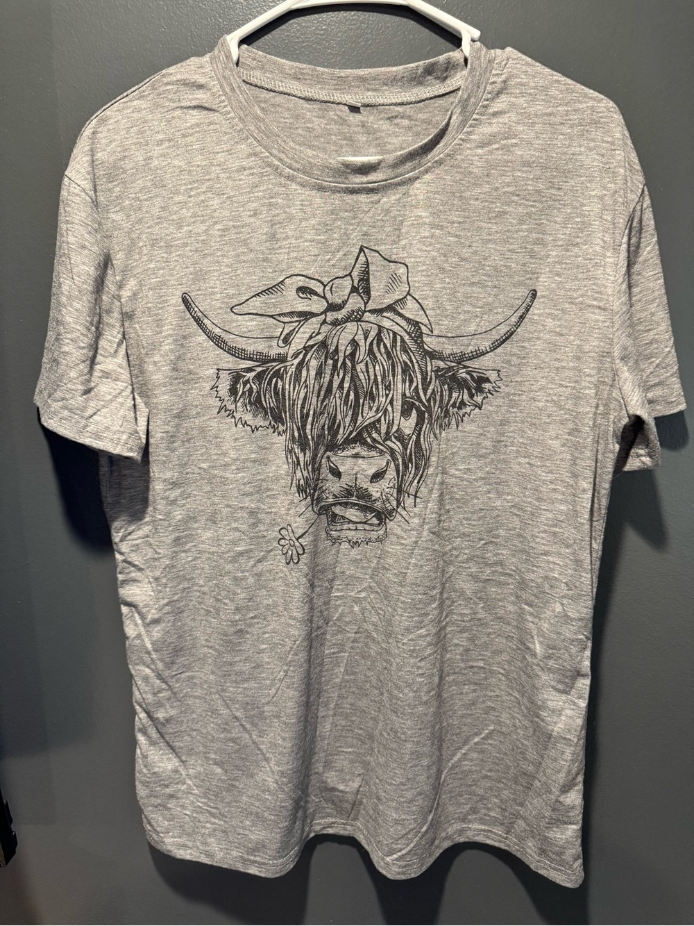 Heather Gray Women's Short Sleeve Tee with Highland Cow Graphic